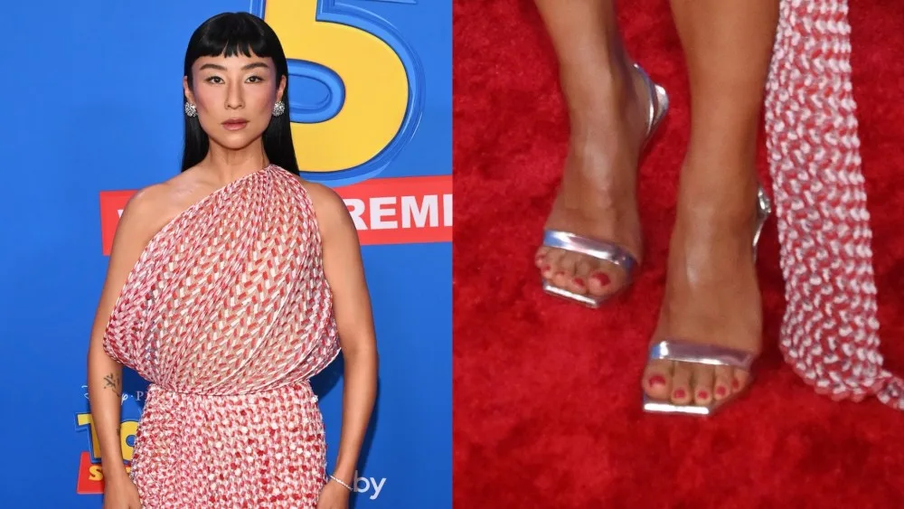 Η Greta Lee Δεν Μπορεί να Σταματήσει να Φοράει Αυτά τα Πολυτελή Παπούτσια