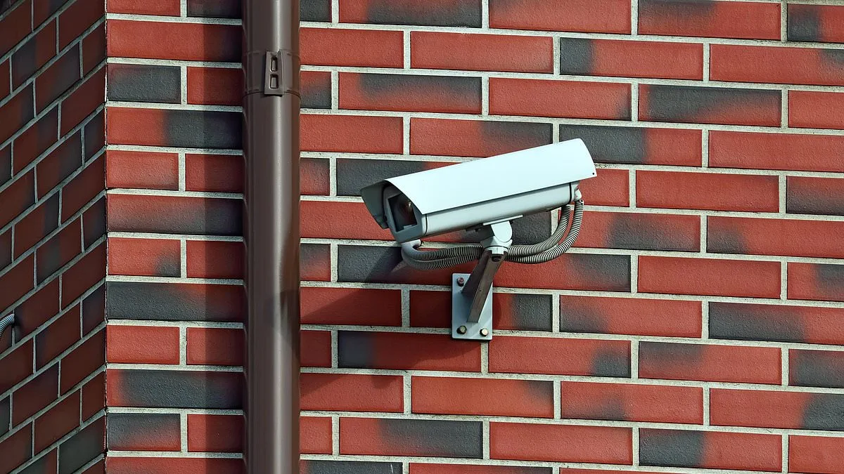 UK Police Plan to ID Suspects in Minutes Using AI CCTV Scan
