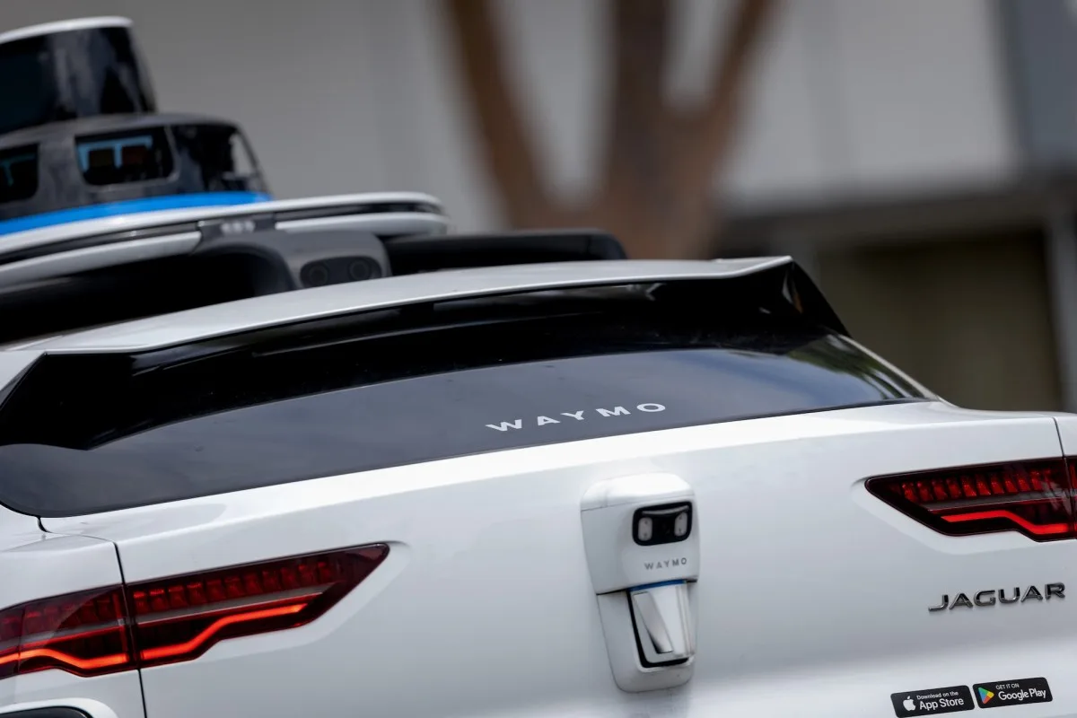 Η Waymo αγοράζει το μυστικό πολύγωνο δοκιμών της Apple στην Αριζόνα για $220M
